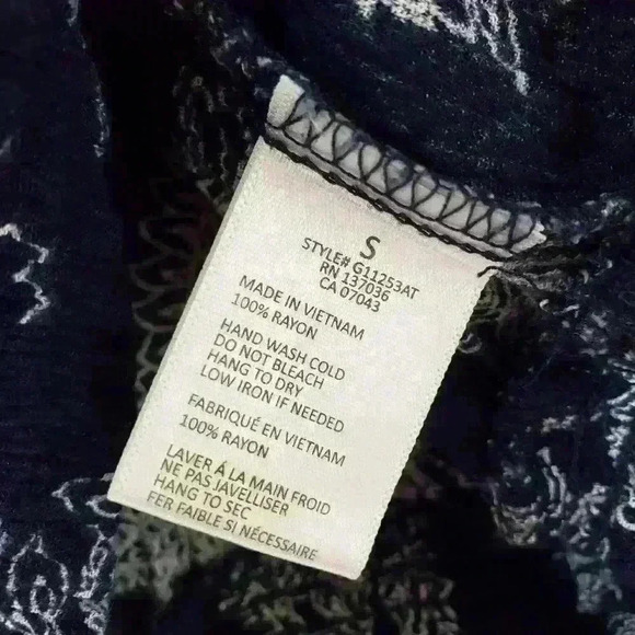 Paper Crane Short Sleeve Open Back Smocking Hem Paisley Top size small - Picture 8 of 9